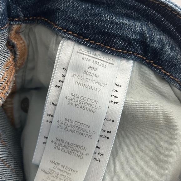 Good American Good Legs Flare Jeans - Picture 6 of 6